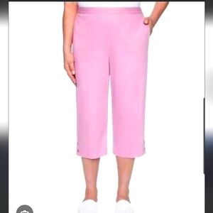 NWOT Womens' Plus ALFRED DUNNER Pull-on Capri Sz. 16